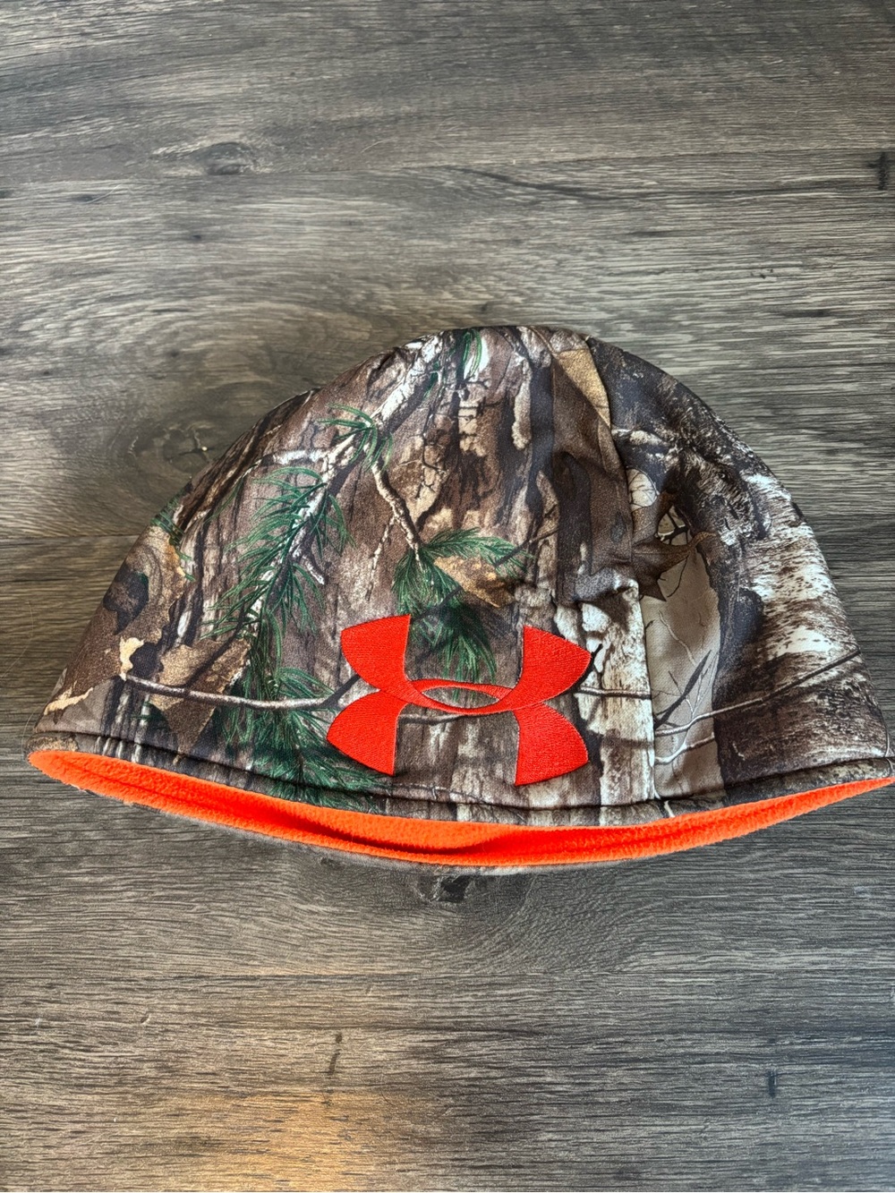 Under Armour Men’s Camouflage Beanie with Bright Orange Logo